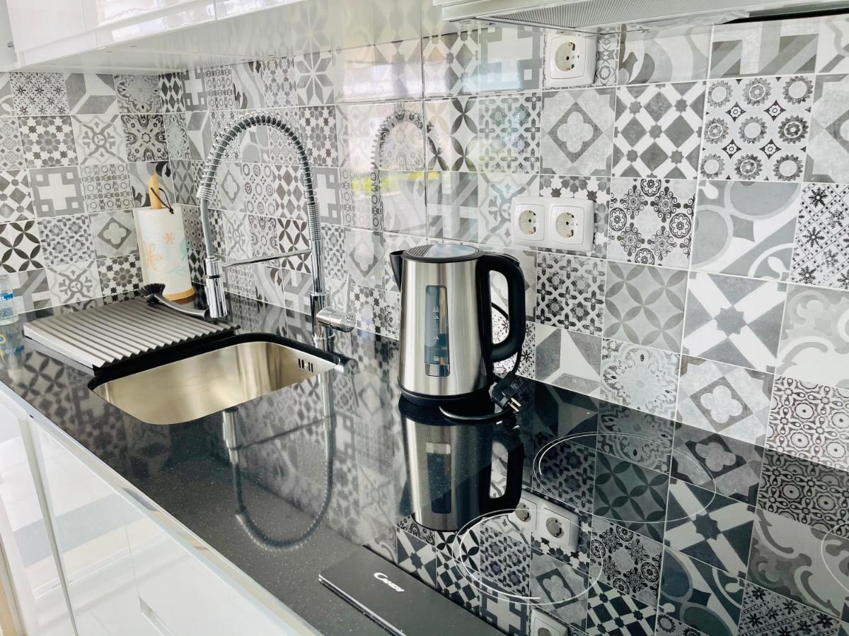 Angies Marina Apartment, Includes 2 Free Passes For The Marina Pool Lagos Extérieur photo