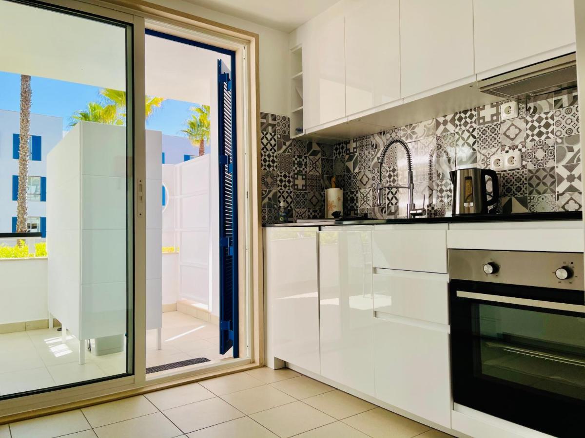 Angies Marina Apartment, Includes 2 Free Passes For The Marina Pool Lagos Extérieur photo